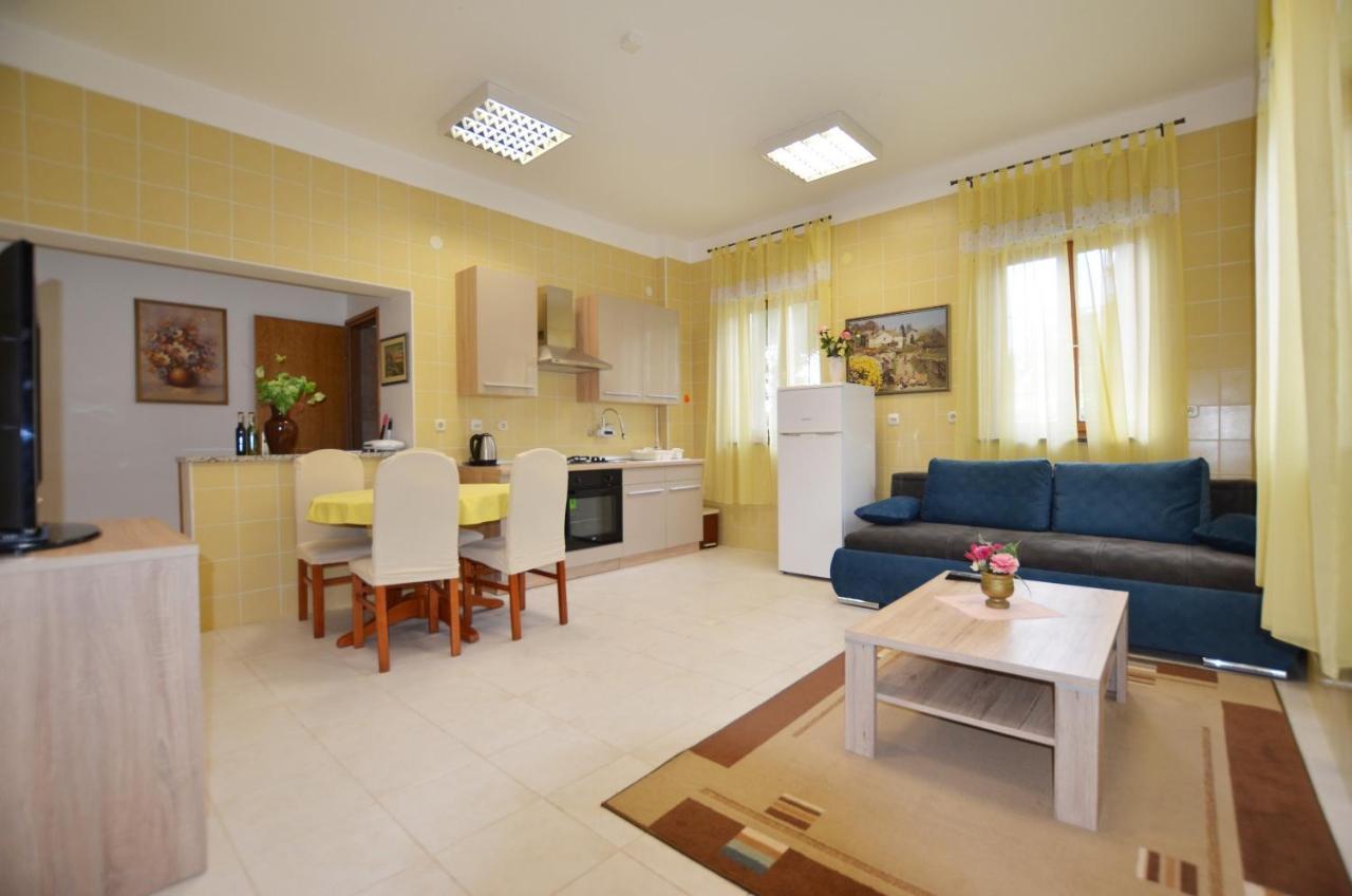 Zminj Apartments Esterno foto