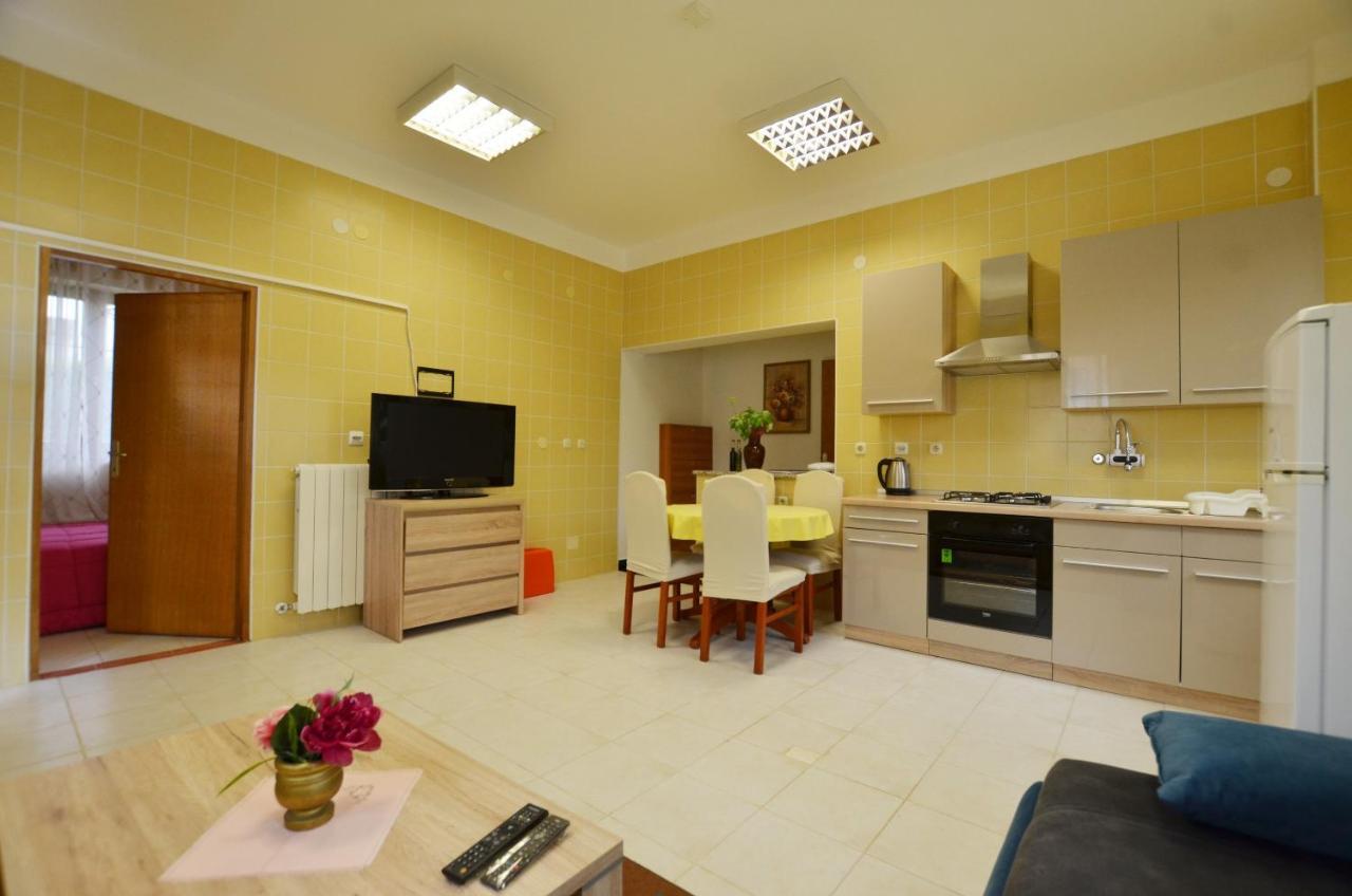 Zminj Apartments Esterno foto